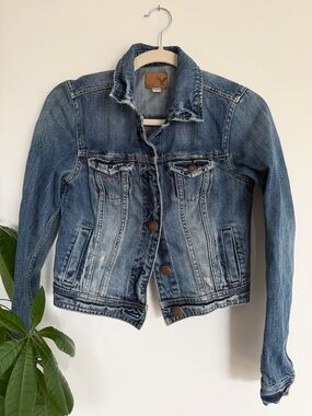 American Eagle Denim Jacket | Fitted Jean Jacket | Size XS